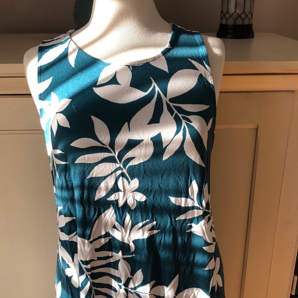 🌺 Hawaiian Floral Patterned Dress